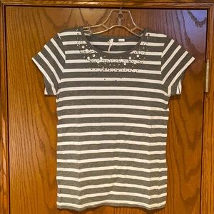 Girl’s gray stripe top